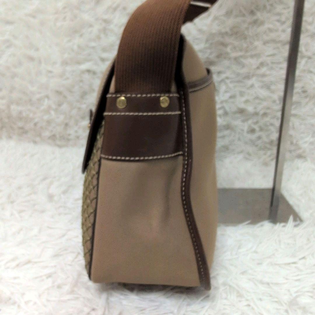 美品 A4可✨️ハンティングワールド サファリトゥデイ メッセンジャーバッグ