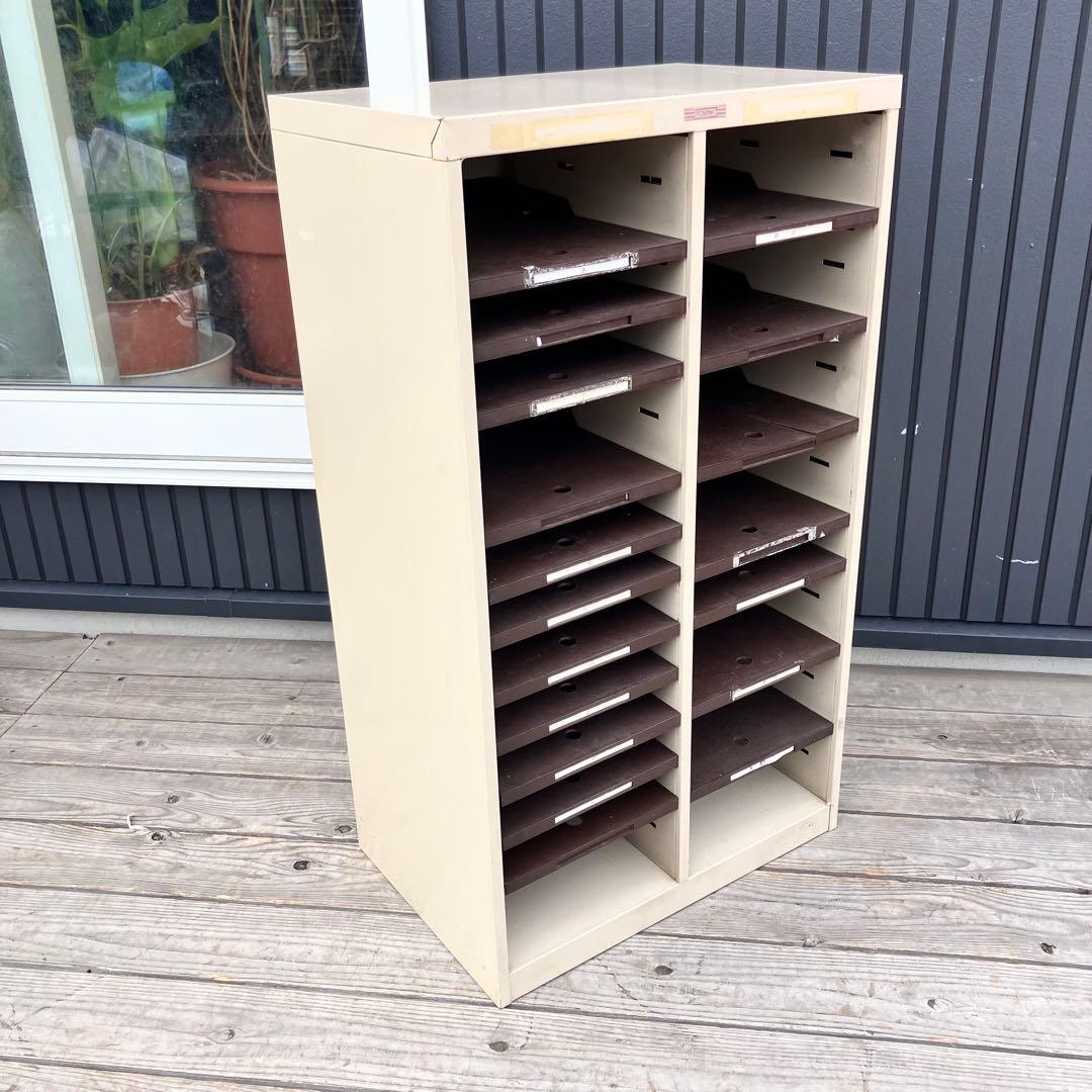 ① インダストリアル ライオン スチールキャビネット 書類入れ カルテケース