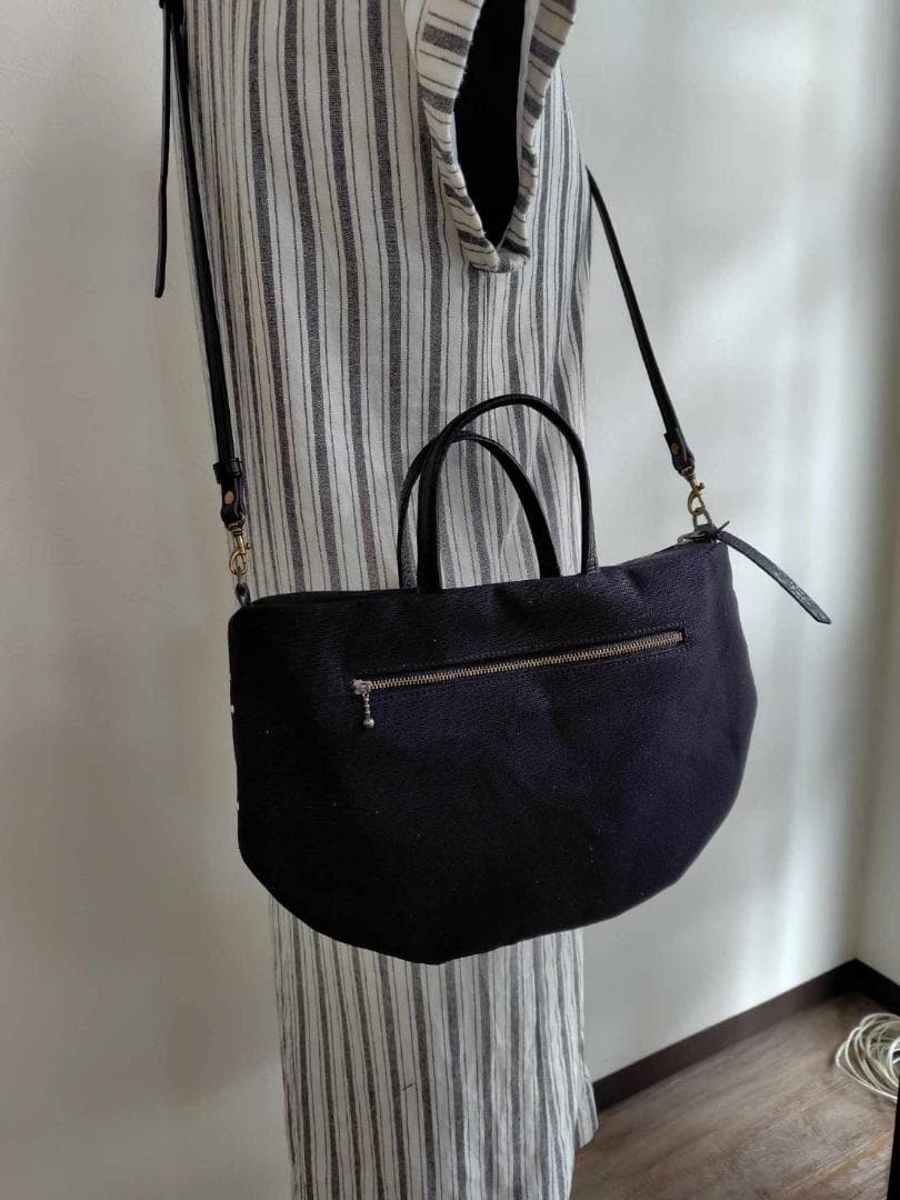 ミナペルホネン/2025tambourineタンバリンネイビー×白/ラウンドショ