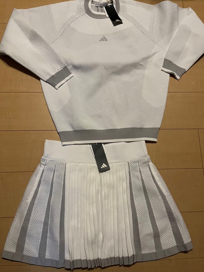 新品　アディダス　ゴルフ　長袖セーター　フレアースカート　　セットアップ　M
