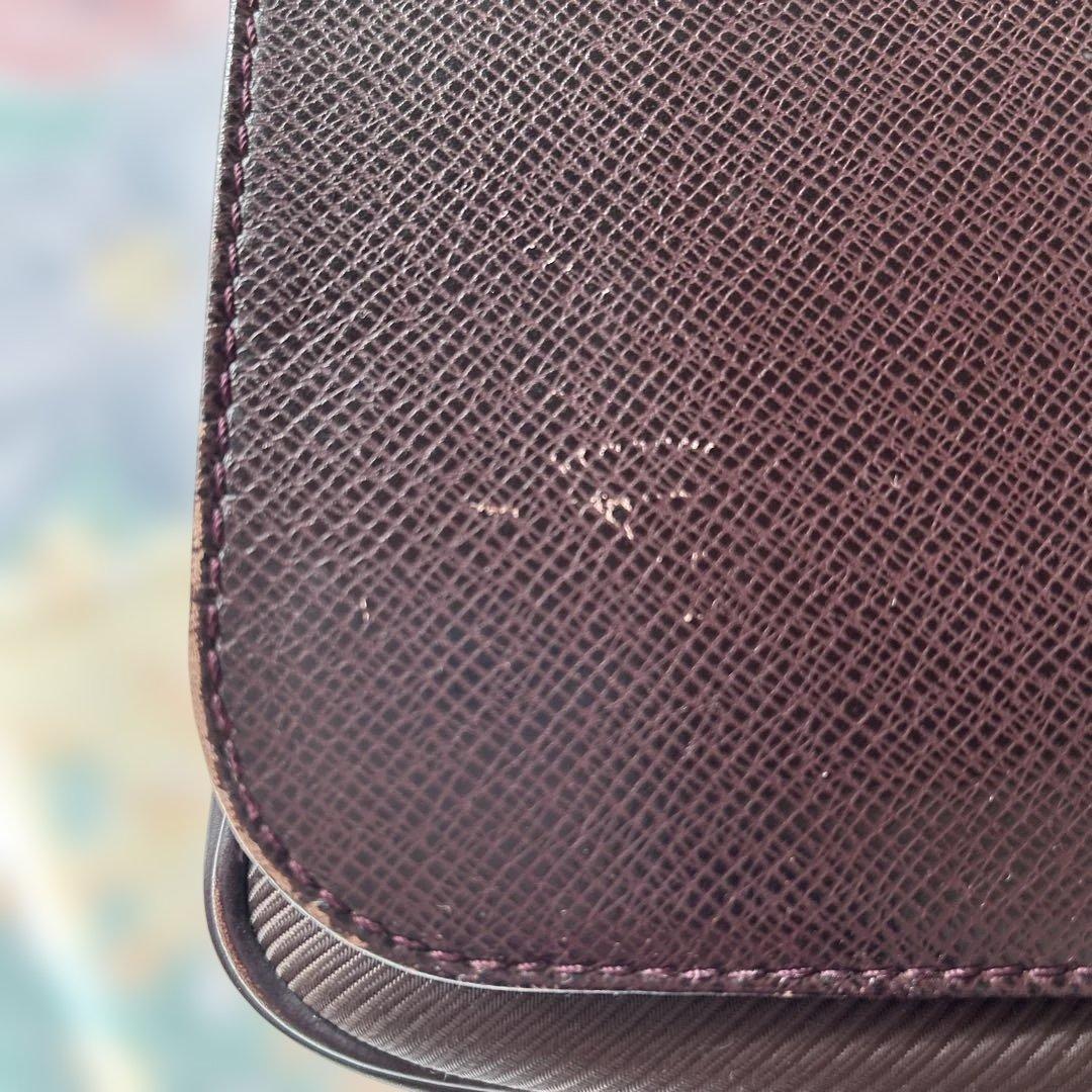 黒霧です。ルイビィトン　タイガ　メッセンジャーバック　ショルダーバック