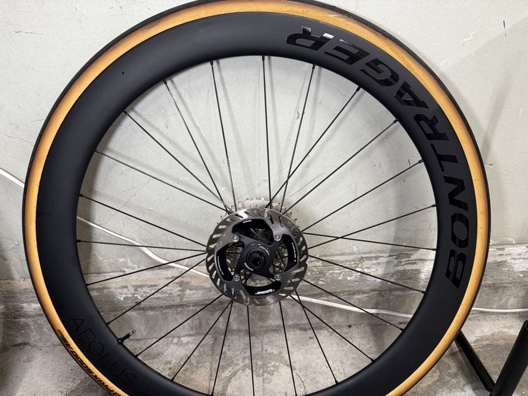 さ*じ様 Bontrager Aeolus pro 51 TLR カーボンホイー