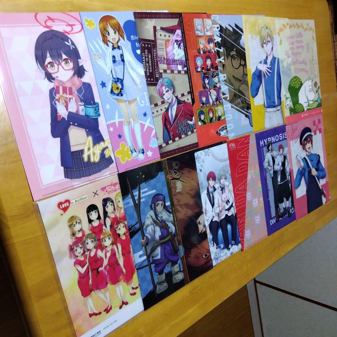 アニメノンジャンル美少女系など　Ａ−４クリアファイル まとめ売リ大量２５０枚