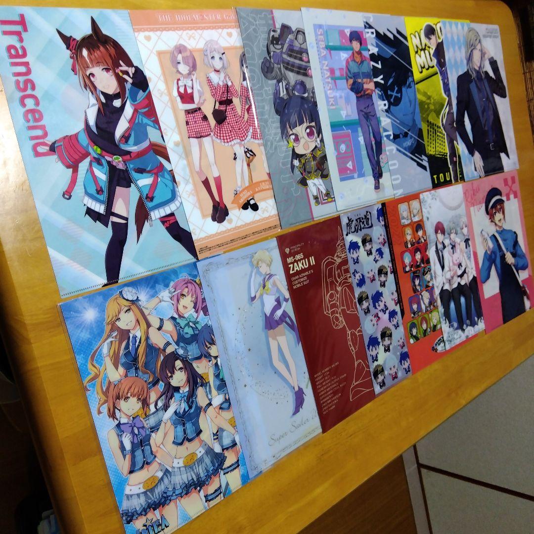 アニメノンジャンル美少女系など　Ａ−４クリアファイル まとめ売リ大量２５０枚