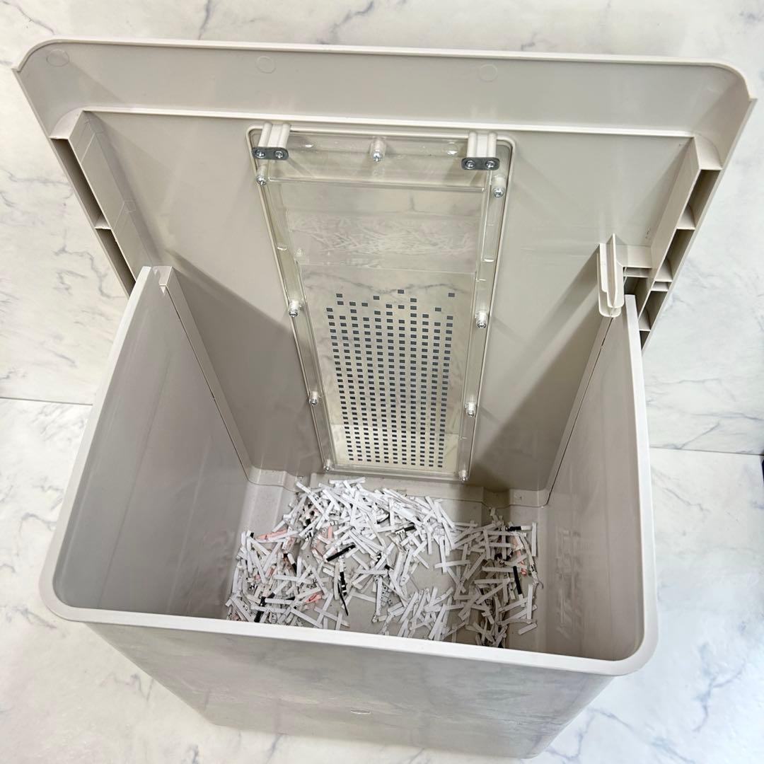 美品 アイリスオーヤマ オフィスシュレッダー 容量約30L