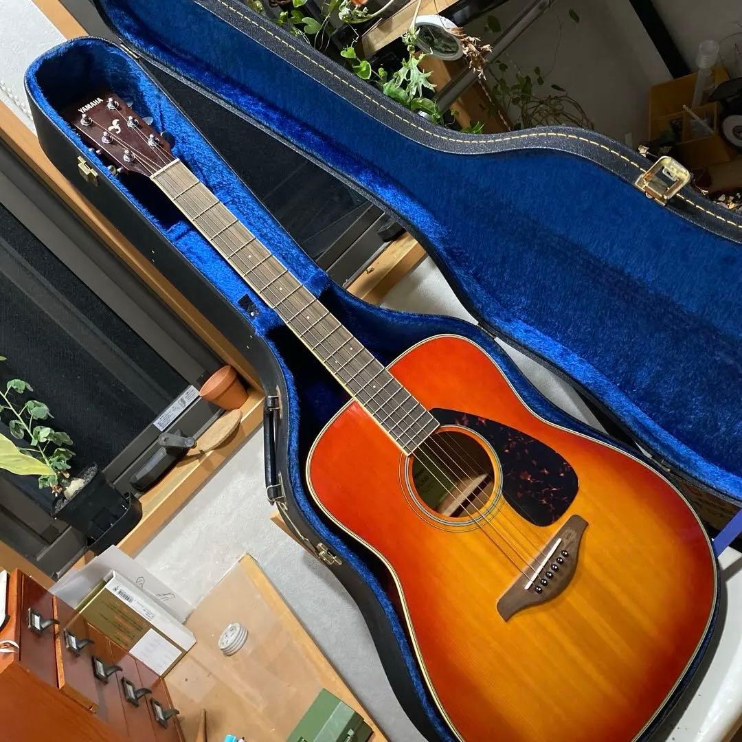 Yamaha アコースティックギター　ギターケス付き