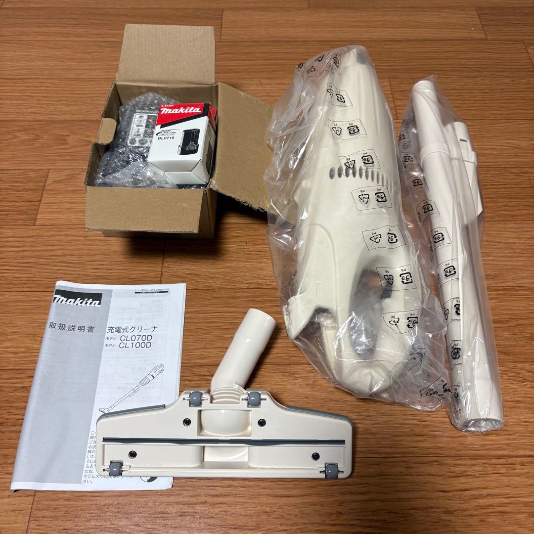 Makita 充電式クリーナー CL 070DZ新品