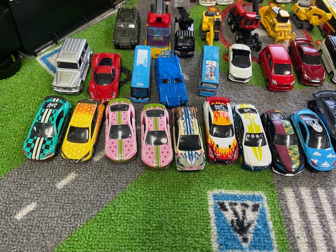 トミカ　ミニカー56台　収納トラック2台　タカラトミー　TOMICA　まとめ売り
