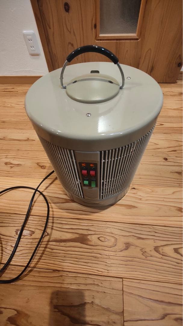 談話室1000型 ほんわか温まる電気ヒーター