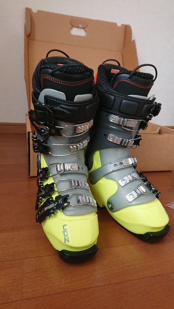 upZ スノーボードブーツ