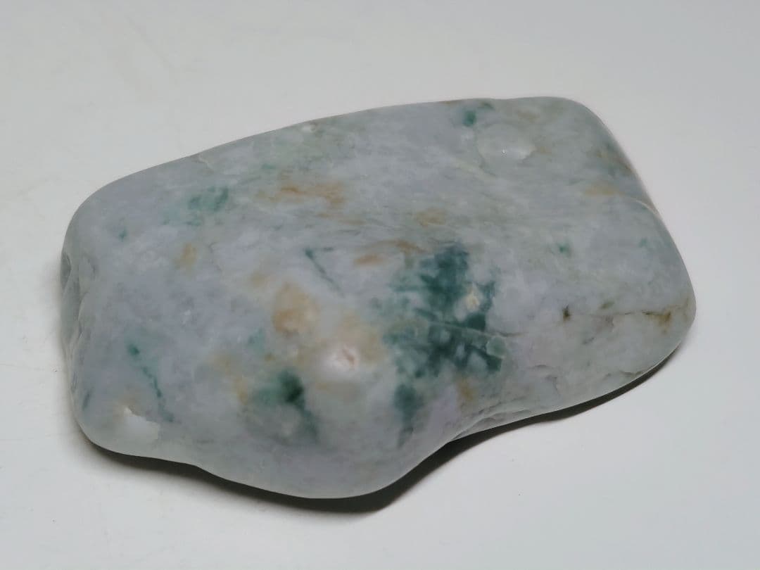 糸魚川161 翡翠 80g ヒスイ 原石 鑑賞石 自然石 誕生石 鉱物 鉱石