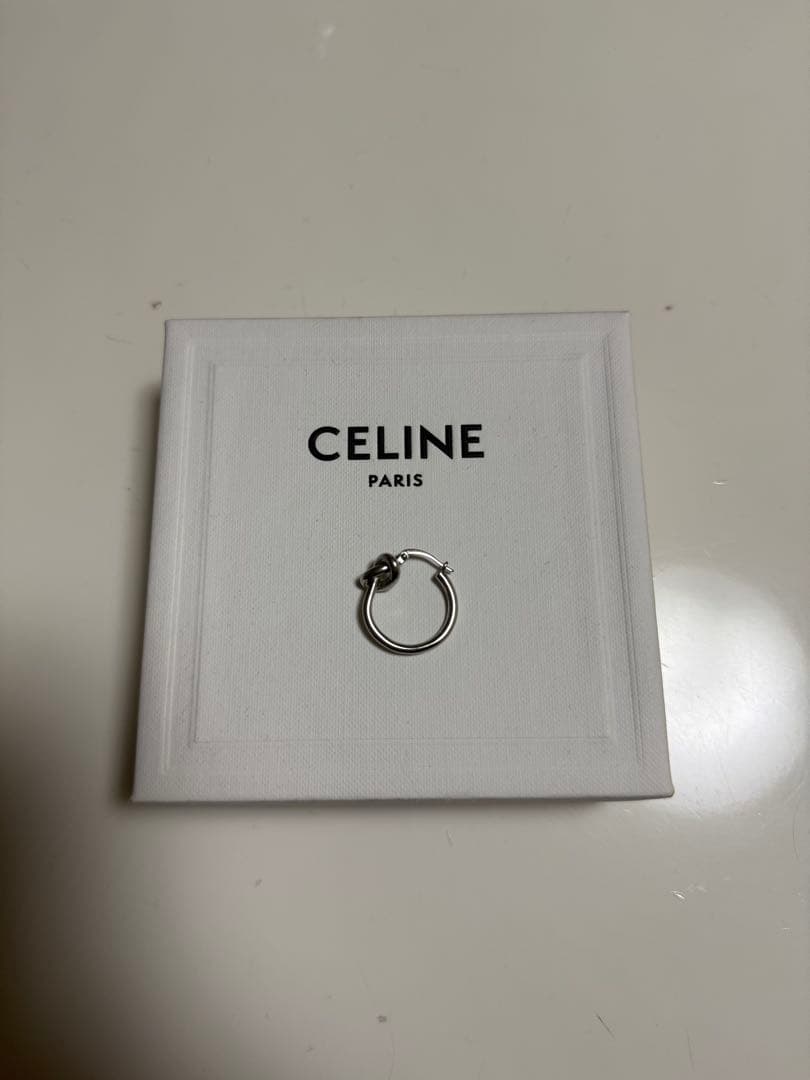 セリーヌ　ピアス　フープピアス　片耳