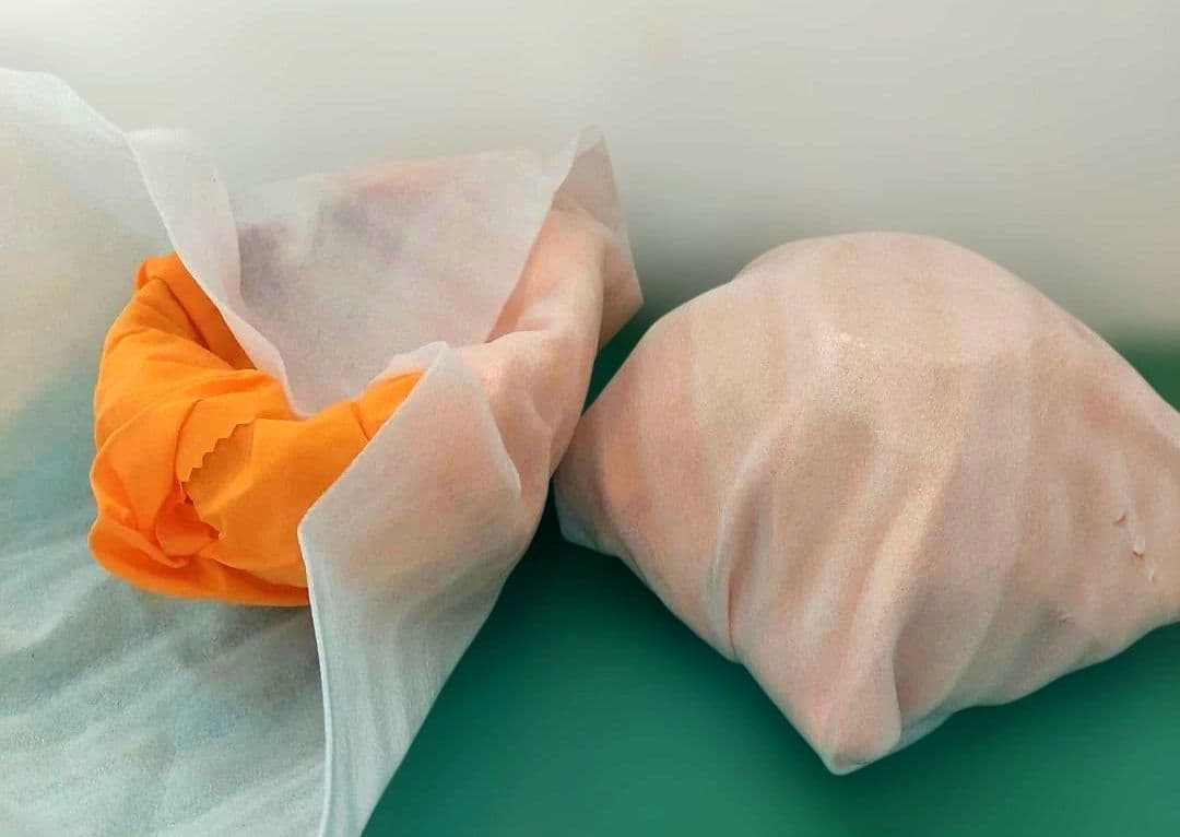 塗り　赤　黒　夫婦椀　花