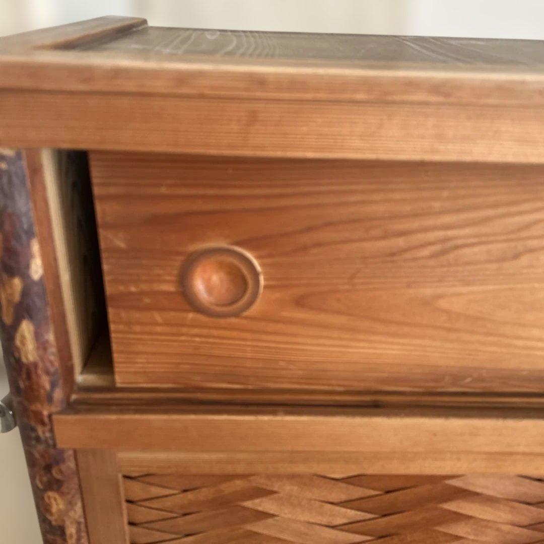 送料込み　伝統工芸　置き水屋　茶道具　置水屋　水屋箪笥　網代引戸　茶箪笥