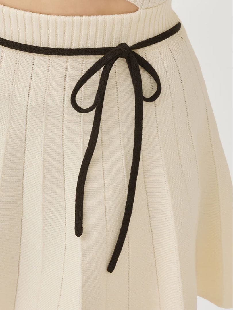 新品タグ付 ウエストオープンリボンデザインニットミニワンピース ダーリッチ F