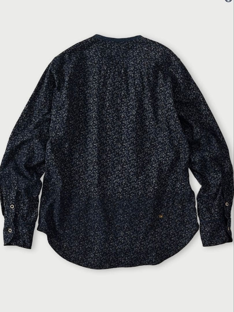 45R45rpm ツタフラワープリントのフリルブラウス(インディゴ)