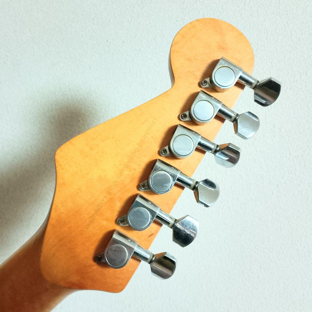 美品　Mavis　ストラトキャスタータイプ　エレキギター　弦は新品！