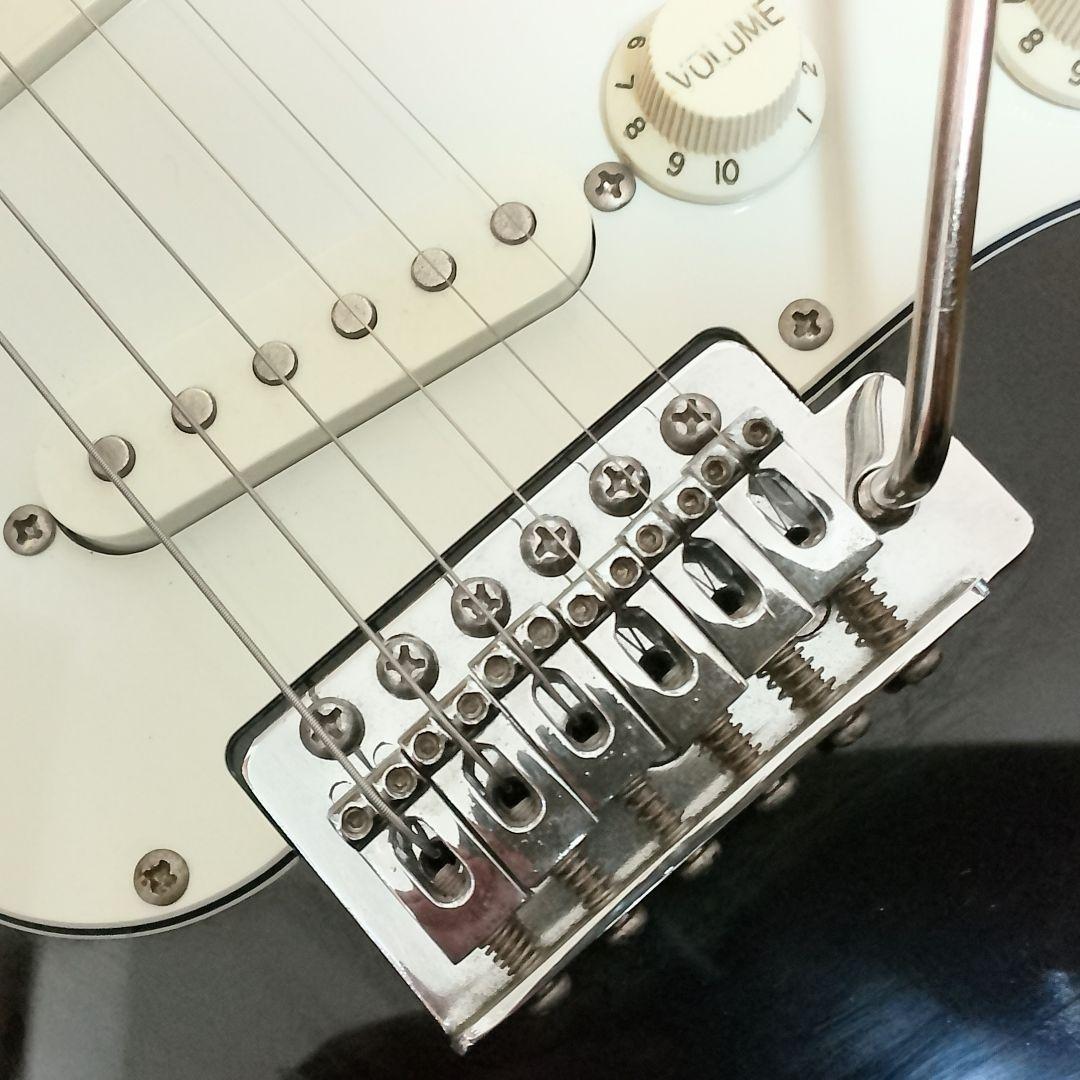 美品　Mavis　ストラトキャスタータイプ　エレキギター　弦は新品！