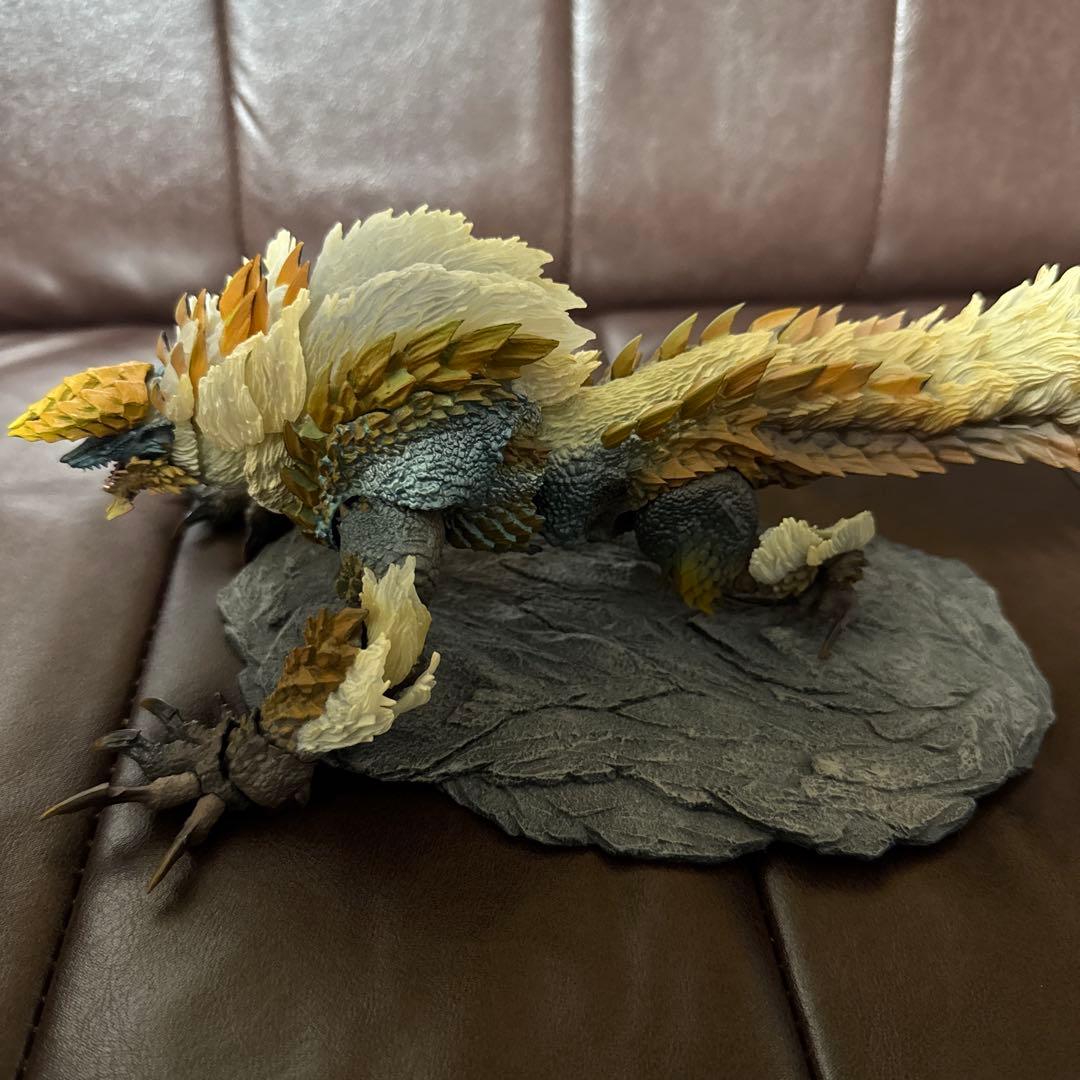 ネ*ル様 ジンオウガ フィギュア S.H.MonsterArts Zinogre