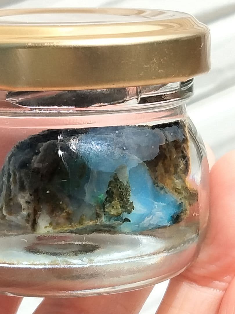 国産オパール　原石　国産　鉱物　国産鉱物　オパール　原石　番号88美しいオパール