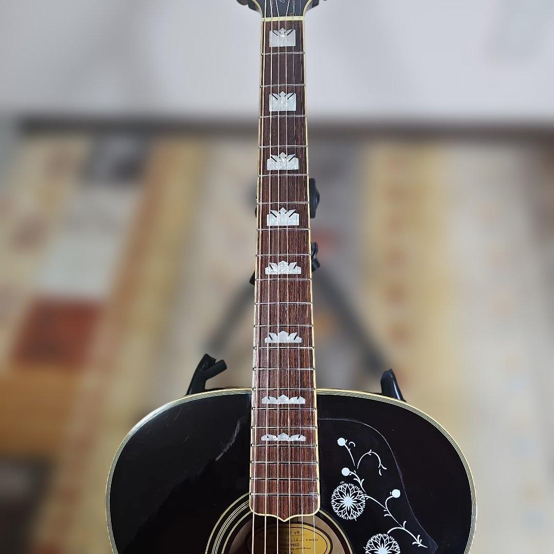 Epiphonc.EJ-200VS 社外製ソフトケース付き。