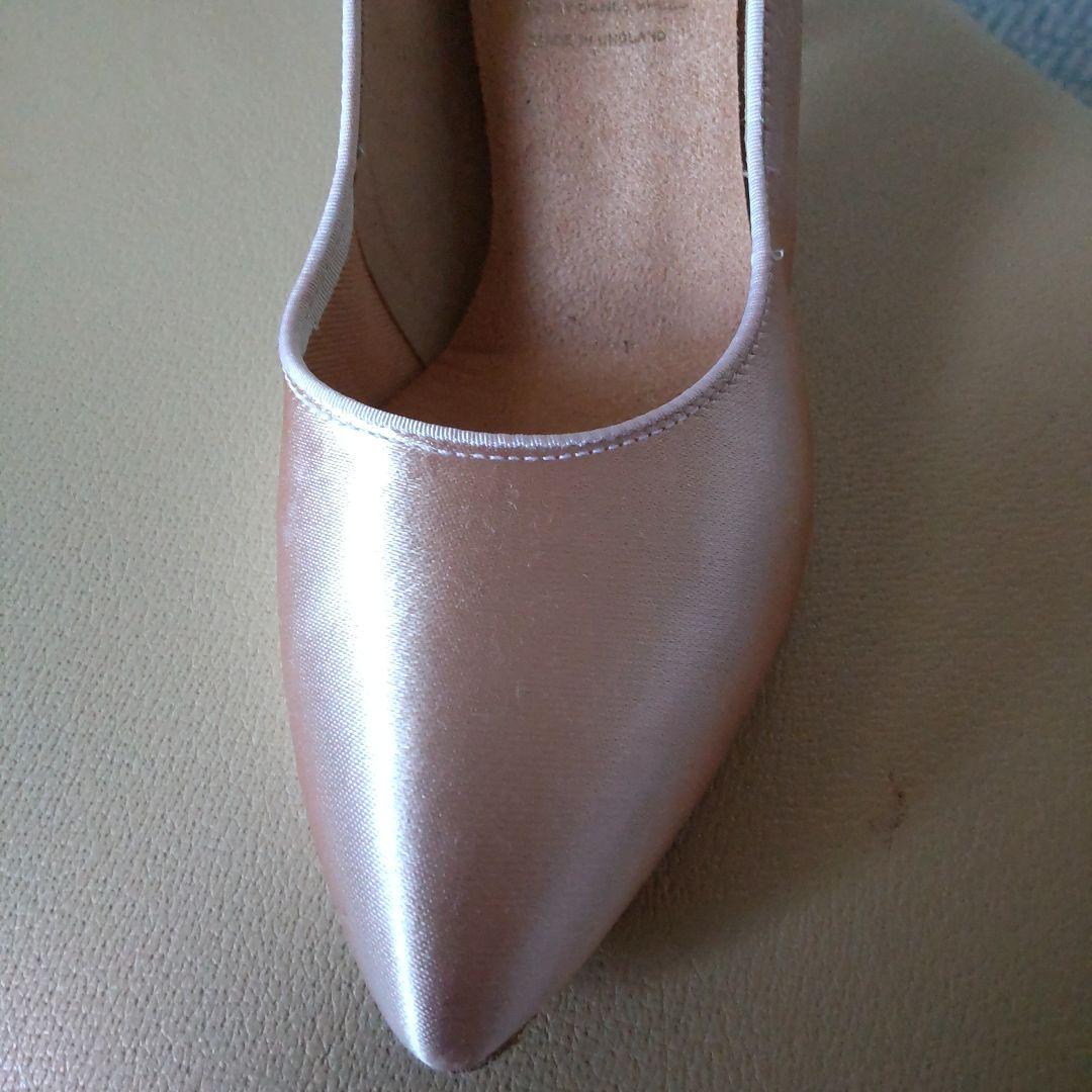 スーパーダンス．ジャパン　シューズ サテン　22.5 ヒール　5.5センチ