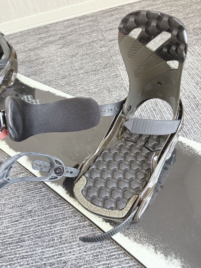 89美品❗️超豪華❗️SAVANDER×サロモン スノーボードセット★154cm