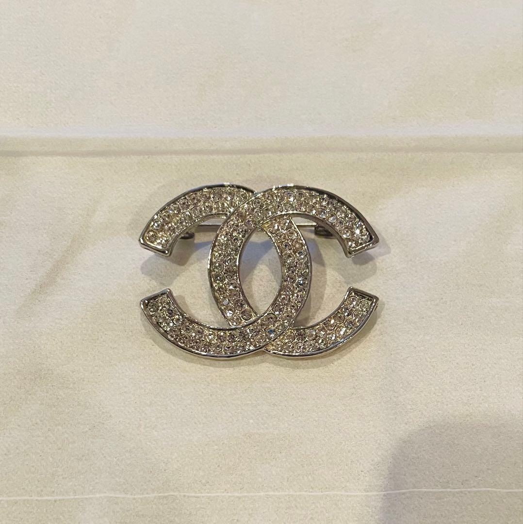 CHANEL ロゴブローチ シルバー