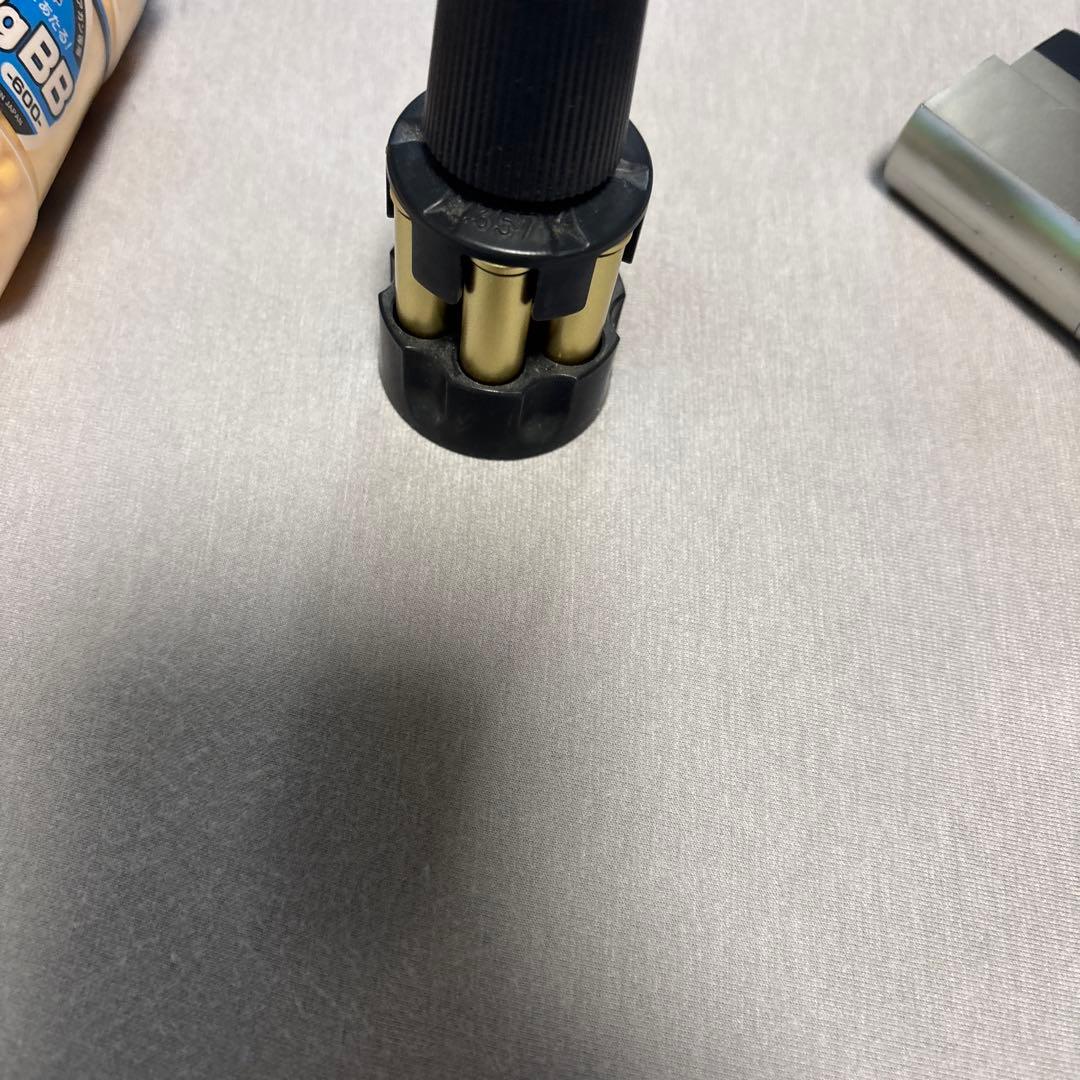 東京マルイ　リボルバー(シルバー・ブラック)