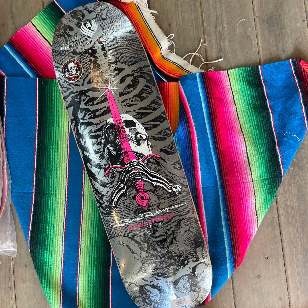 Powell レイ・ロドリゲス スカル＆ソード スケボーデッキ　9.265㌅