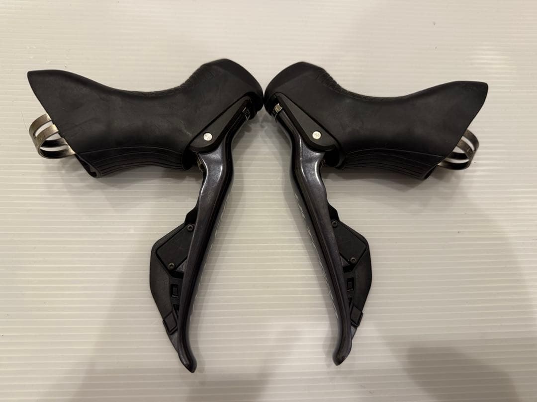 ULTEGRA STIレバー st-r8070 油圧ブレーキレバー