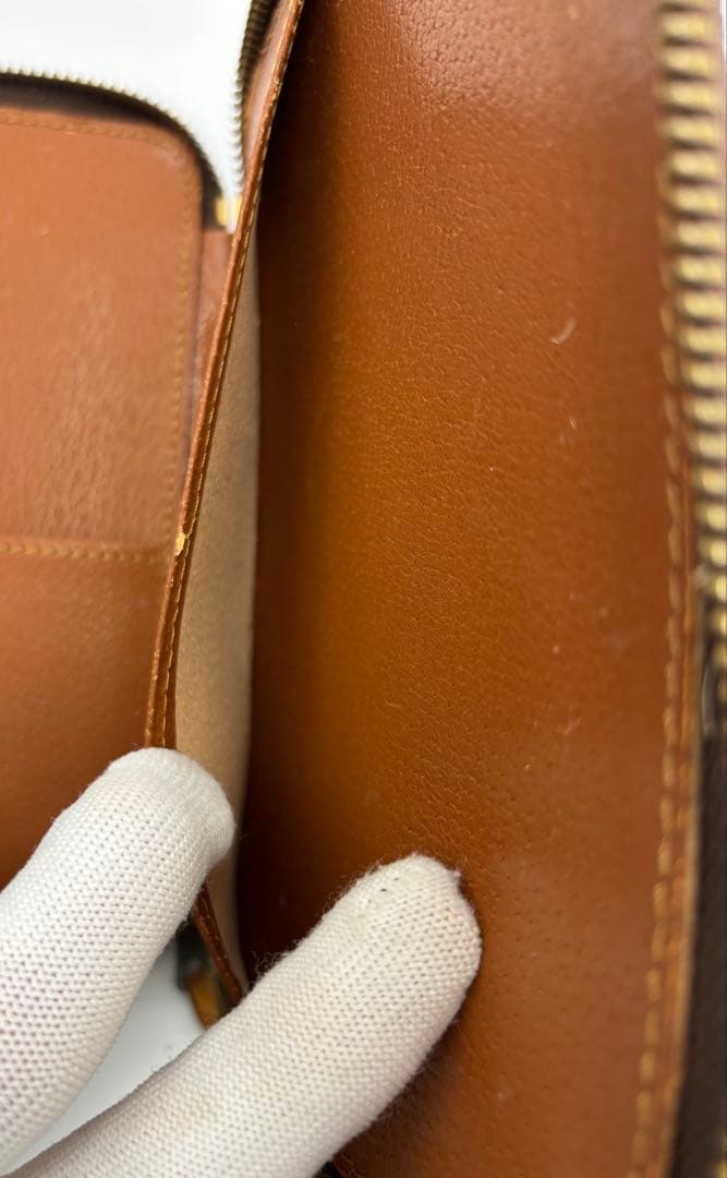 LV ルイヴィトン モノグラム パスポートケース ラウンドジッピー