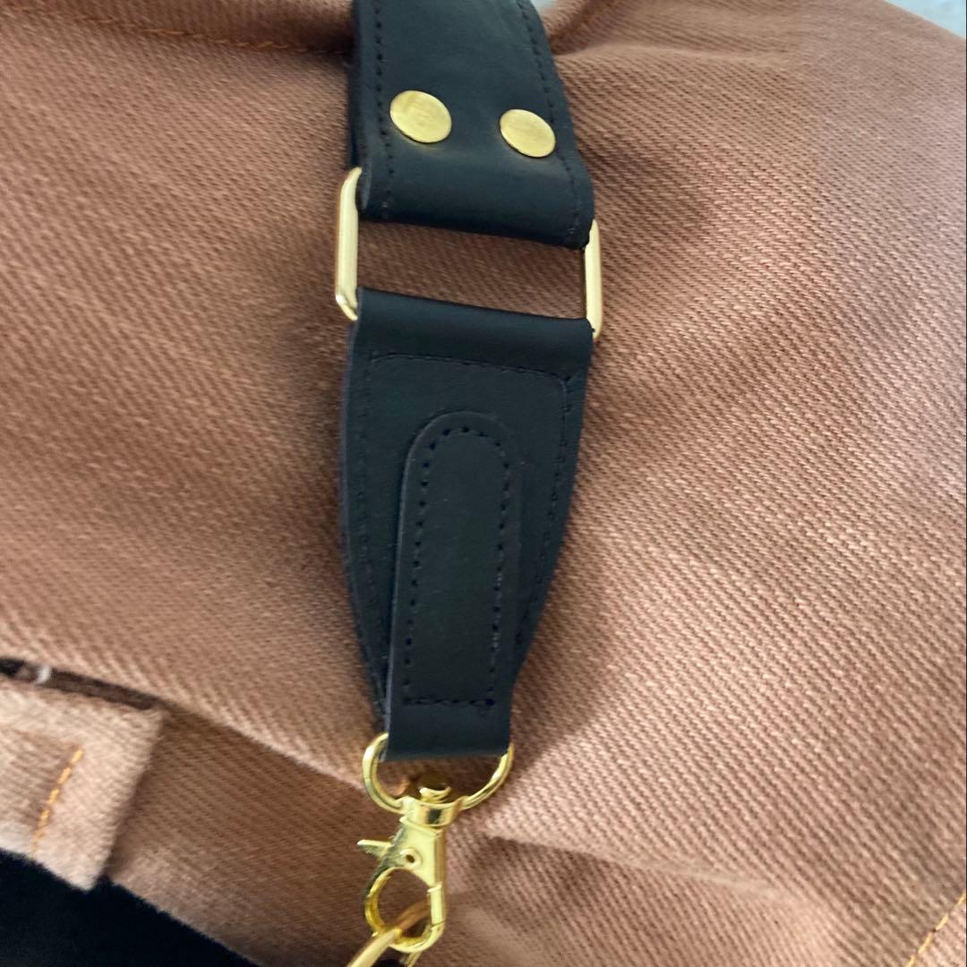 本革ハンドメイド　ボディーバッグ　シルエット猫　魚チャーム　フルオーダー専用