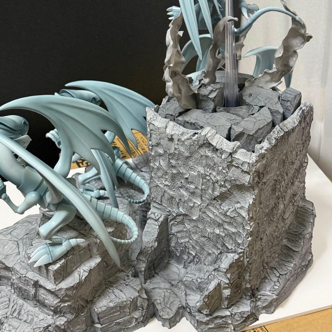 値下交渉OK ジオラマ　ブルーアイズホワイトドラゴン　遊戯王　フィギュア　セット