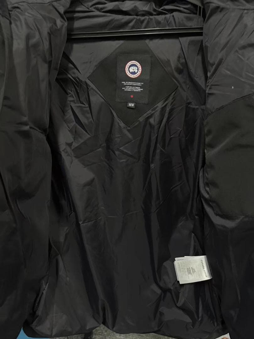   黒 ダウンジャケット