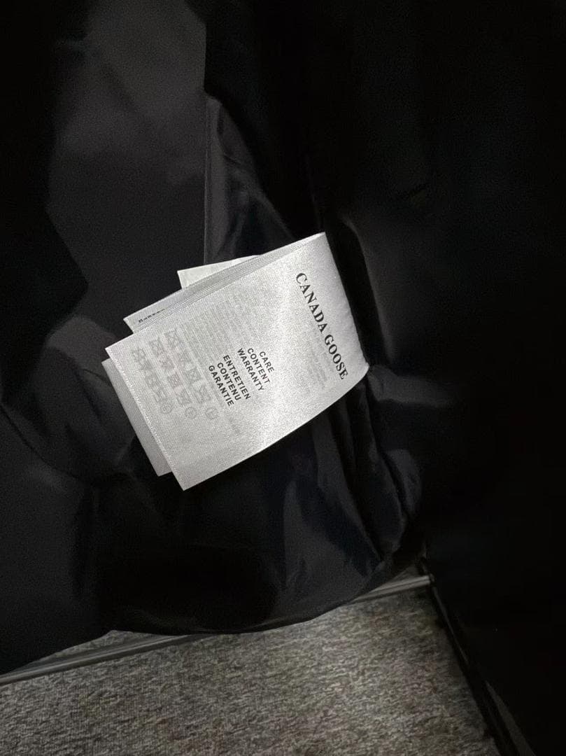   黒 ダウンジャケット