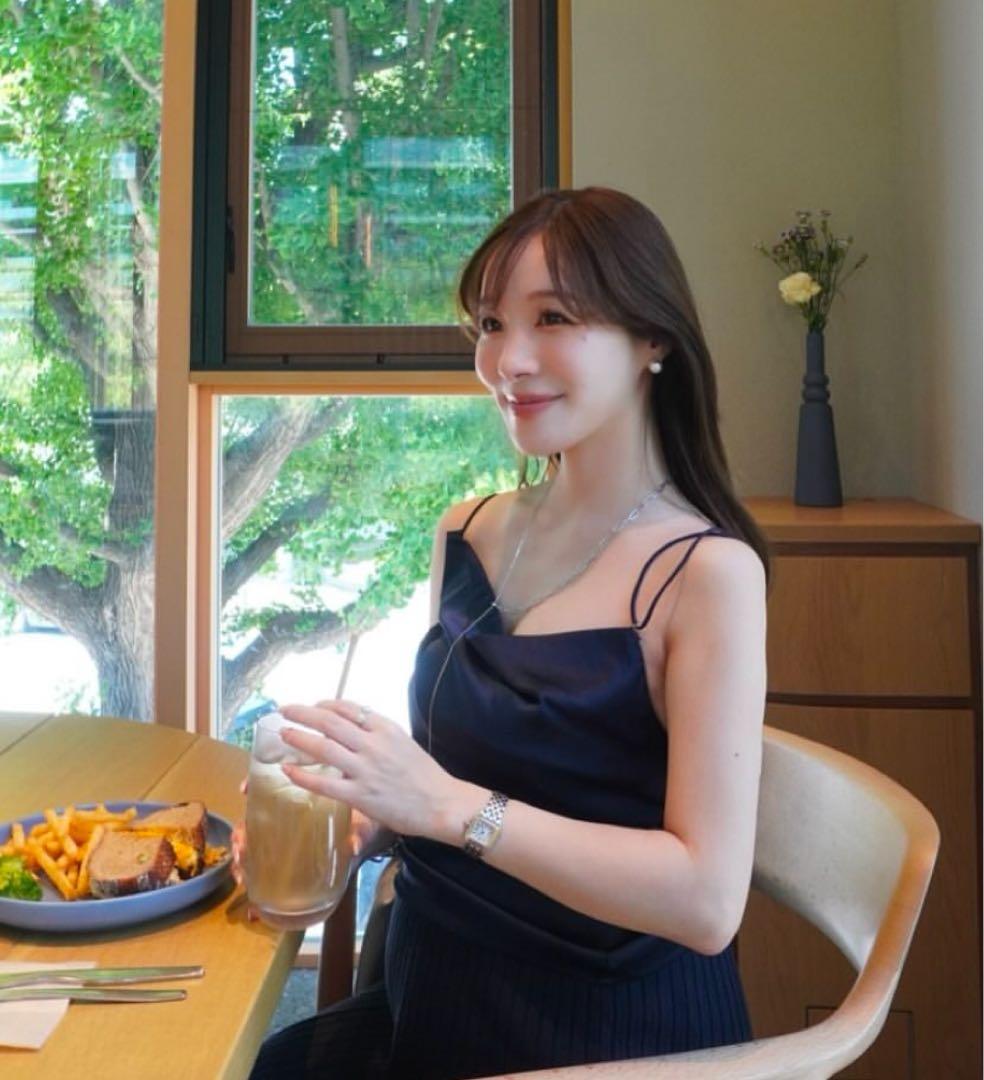 【早い者勝ち】 aimeine カップインドレープサテンキャミソール　ネイビー