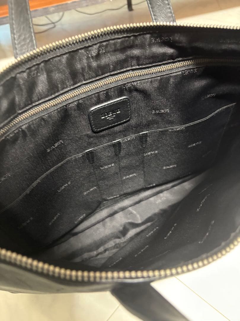 LOEWE ブラック レザートートバッグ