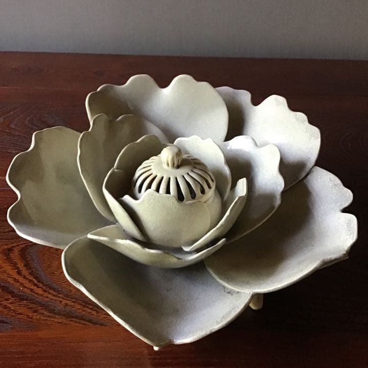 白薩摩焼　花弁　香炉　明治期. 書1