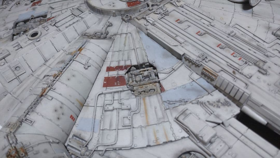 ファインモールド スターウォーズ ミレニアムファルコン 1/72 完成品