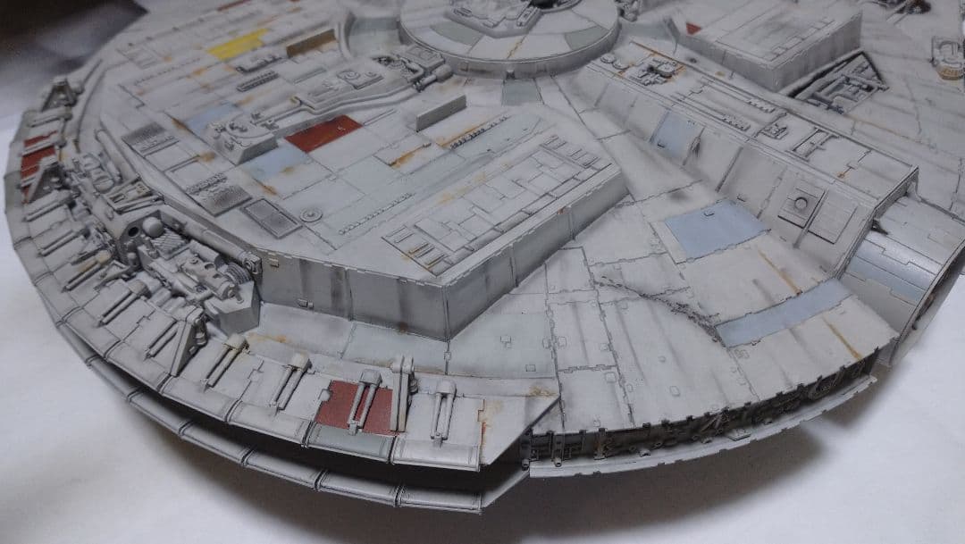 ファインモールド スターウォーズ ミレニアムファルコン 1/72 完成品