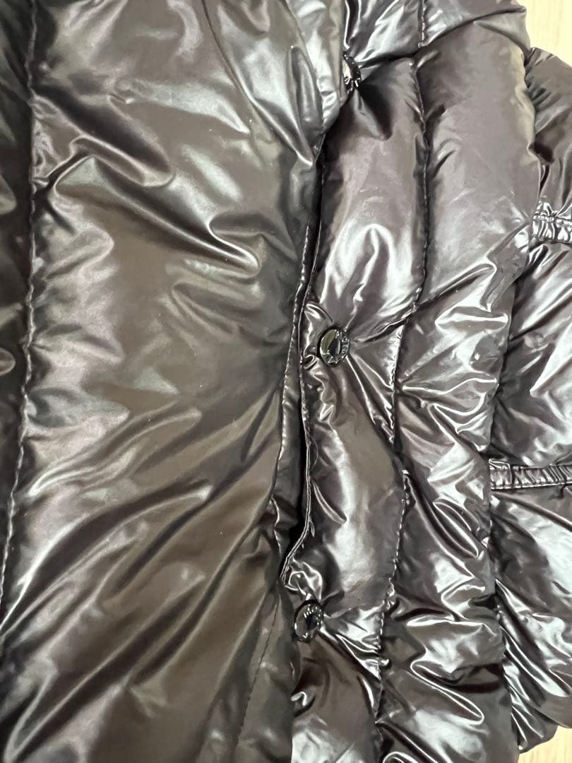 Moncler ブラック ダウンジャケット