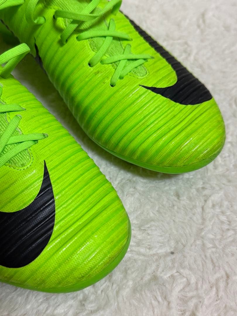 Nike Mercurial ネオンイエロー サッカーシューズ