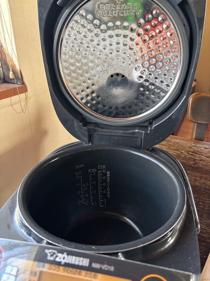 象印　一升炊き　IH炊飯ジャーNW-VD18◆しゃもじ付き　ブラック