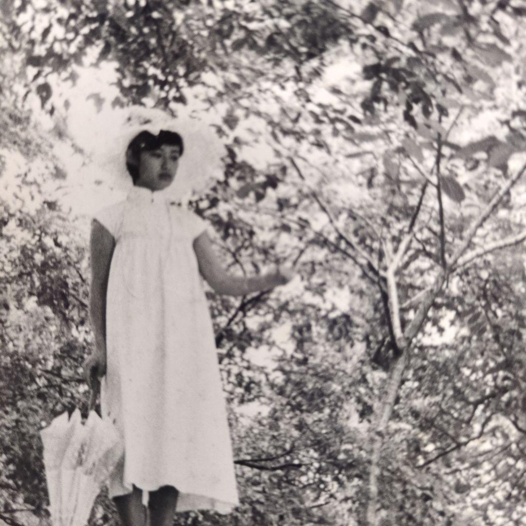 とても古いオリジナルプリントです。避暑地で撮られたもの