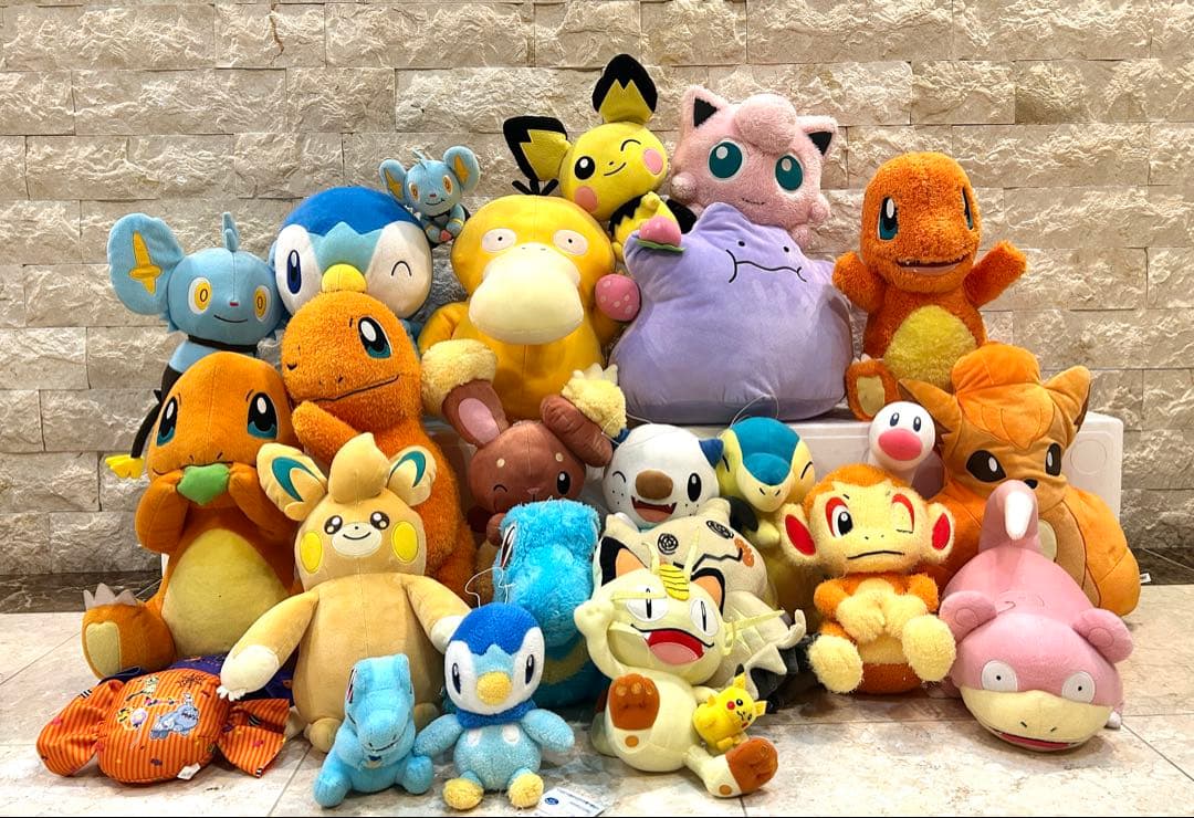 ポケットモンスターぬいぐるみ　ポケモンセンター　ポケモン　ヒトカゲ　ピカチュウ