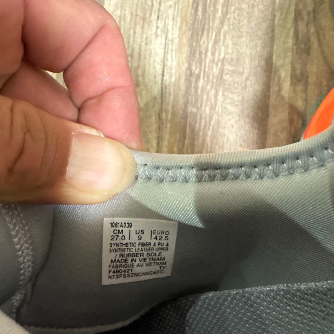 たくアシックス バスケットボールシューズ グレー/オレンジ　グライドノヴァ