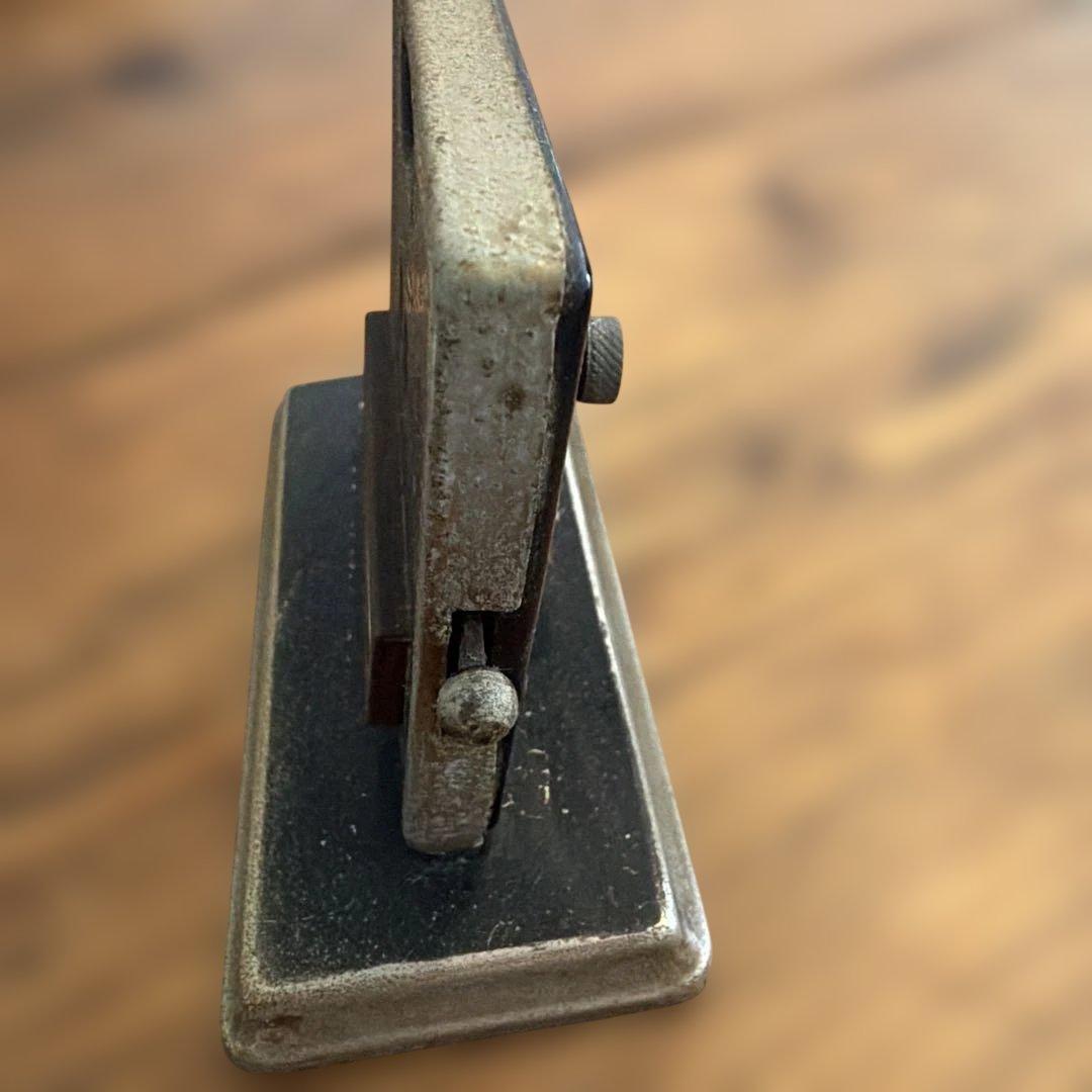 ドイツ製カレンダー アンティーク　金属製