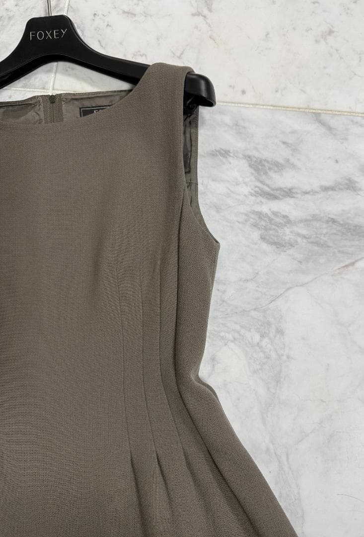 定価約12万★美品★FOXEYフォクシーマグノリア ウール美くびれシルエット38