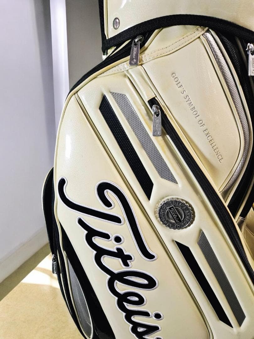 送料無料/美品　大型高級Titleist エナメルゴルフバッグ オフホワイト